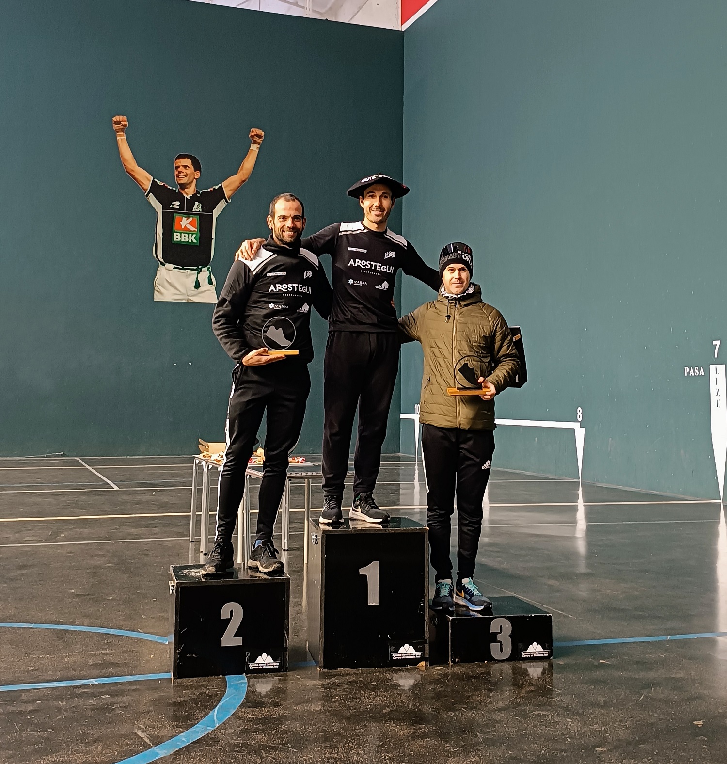 Niobe Arregui, de 17 años, da la campanada en el Campeonato Navarro de Duatlón